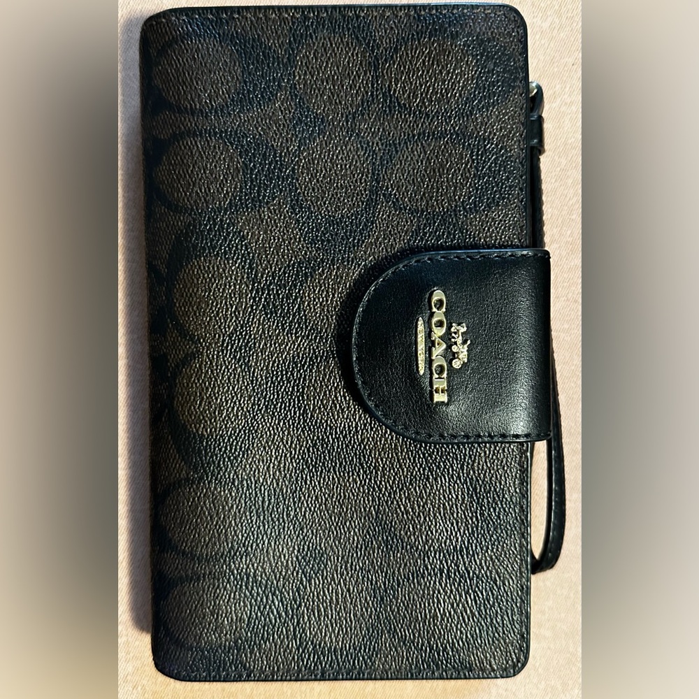 Coach Phone Wristlet Wallet In Colorblock Signature Canvas